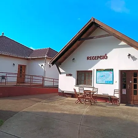 Nádas Pihenőpark Frühstückspension 4*