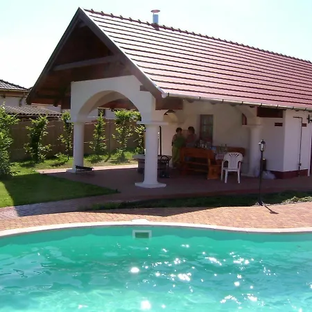 Bed & Breakfast Nadas Pihenopark Tiszafüred